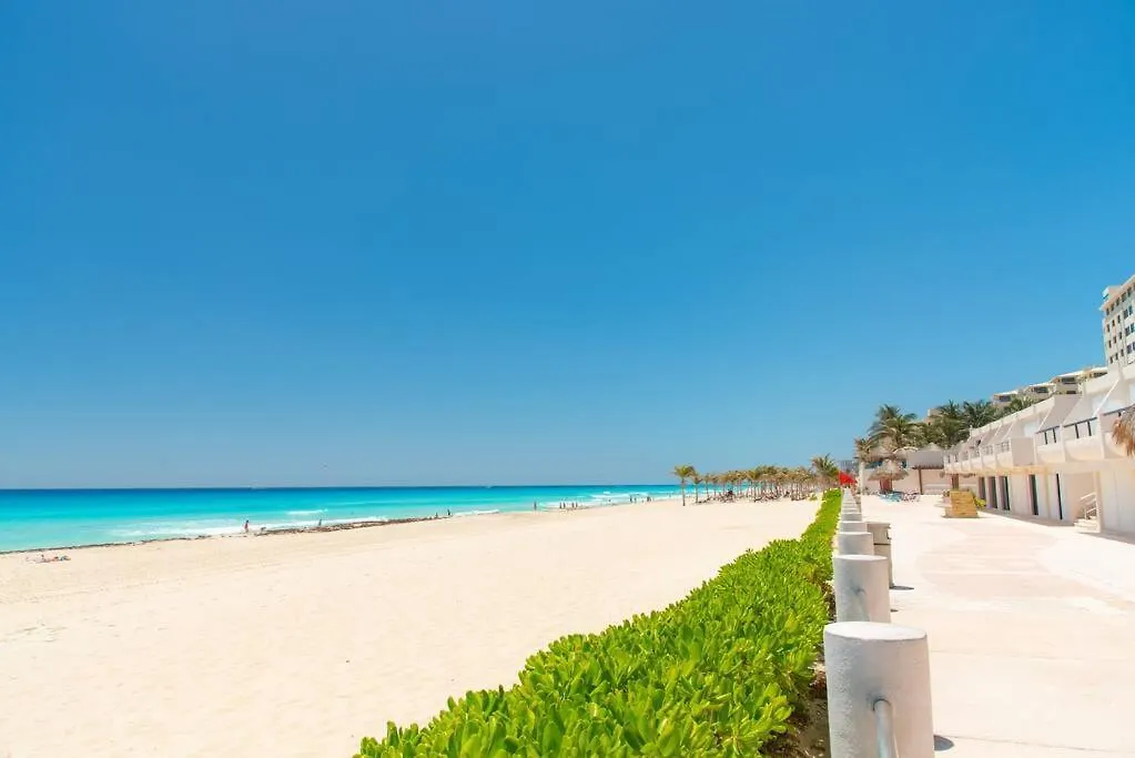 2 Bedrooms Ocean View Cancun 0*,  Mexico